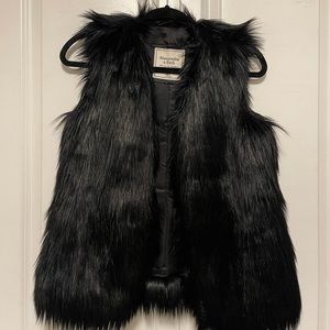 Abercrombie & Fitch Black Faux Fur Vest